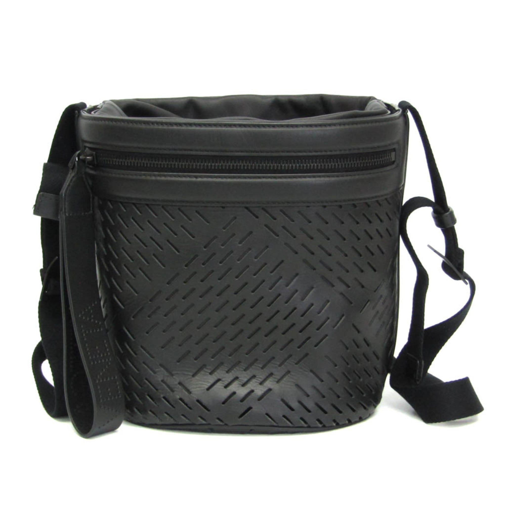 ボッテガ・ヴェネタ(Bottega Veneta) ドローストリング 井戸釣瓶御徒面子 578544 VBOY1 1000 メンズ なめし革 ショルダーバッグ 黒いこと【中古】