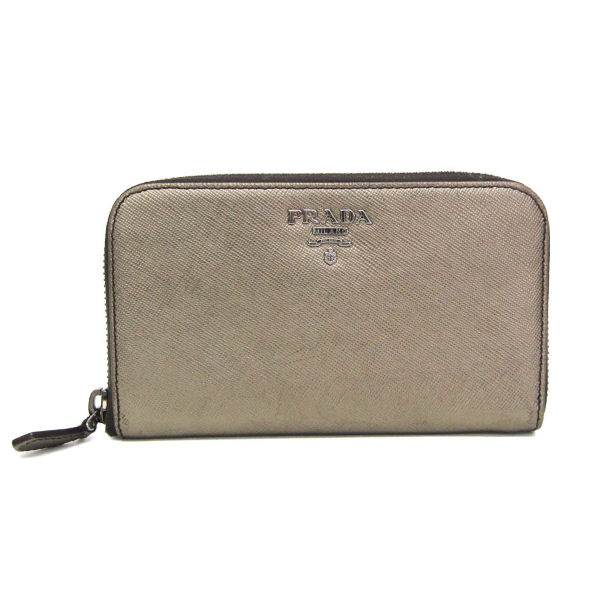 プラダ(Prada) サフィアーノ 金属元素 ラウンドジップ札入れ 1M1157 レディース なめし革 中札入れ（二つ折り） ゴールド【中古】