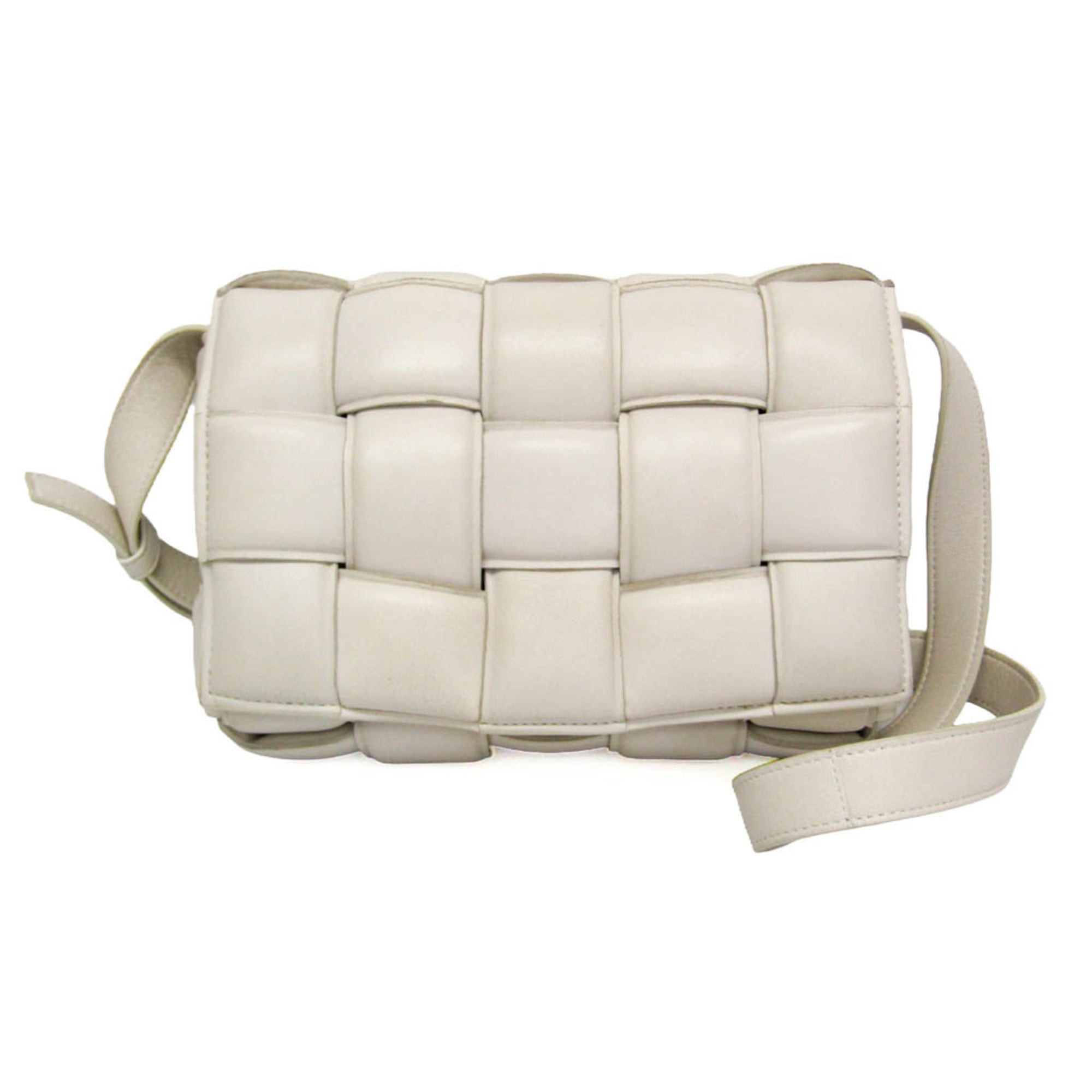 ボッテガ・ヴェネタ(Bottega Veneta) イントレチャート パデット カセット 591970 レディース レザー ショルダーバッグ オフホワイト【中古】｜eLady