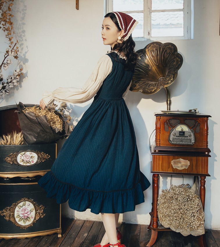 即納 オリジナルデザイン スカート丈はひざ下程度 森ガール カントリー調のワンピース 長袖 レトロ調 レイヤード風 即納 オリジナルデザイン スカート丈はひざ下程度 森ガール カントリー調のワンピース 長袖 レトロ調 レイヤード風