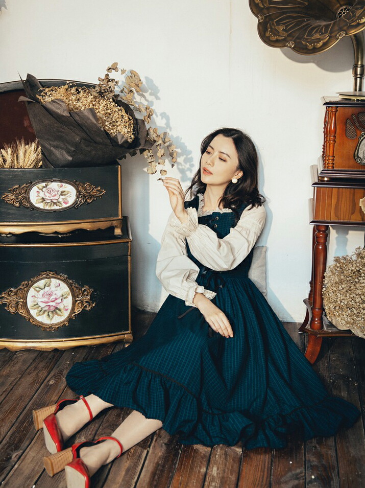 即納 オリジナルデザイン L M S Xl カントリー調のワンピース グリーン スカート丈はひざ下程度 フロント部分の網上げが本格的 ボルドー レイヤード風 レトロ感あふれるカントリー風なワンピースです レトロ調 森ガール 長袖 ブランド激安セール会場 レトロ調 即納 オリジナルデザイン L M S Xl カントリー調のワンピース グリーン スカート丈はひざ下程度 フロント部分の網上げが本格的 ボルドー レイヤード風 レトロ感あふれるカントリー風なワンピースです レトロ調 森ガール 長袖 ブランド激安セール会場 レトロ調