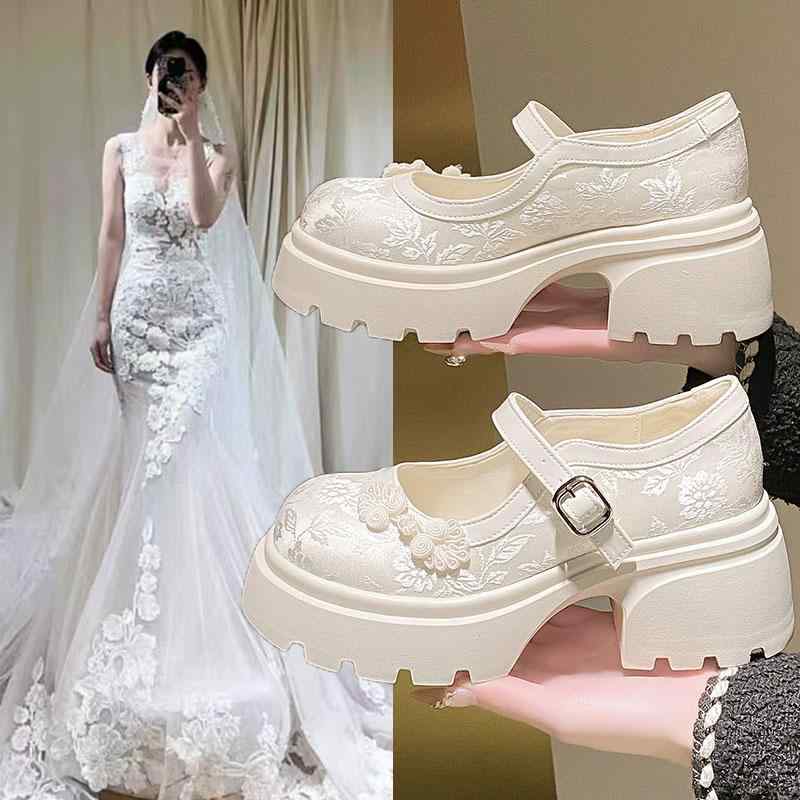 ウェディングシューズ チャイナ風 花柄 レース 白 ローファー パンプス 厚底 チャンキーヒール レトロ 可愛い レザー シューズ レディース ホワイト ボタニカル 刺繍 花嫁 結婚式 ブライダル 白シューズ 個性的 5cm 身長アップ 太ヒール 挙式