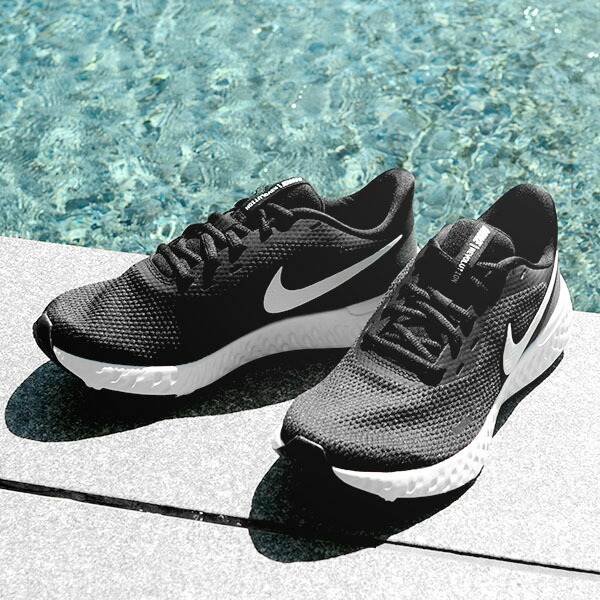 楽天市場 100円offクーポン配布中 ランニングシューズ ナイキ Nike レディース レボリューション 5 ランニング ジョギング マラソン 運動靴 スニーカー シューズ 初心者 トレーニング Revolution ブラック 黒 Bq37 エレファント靴店