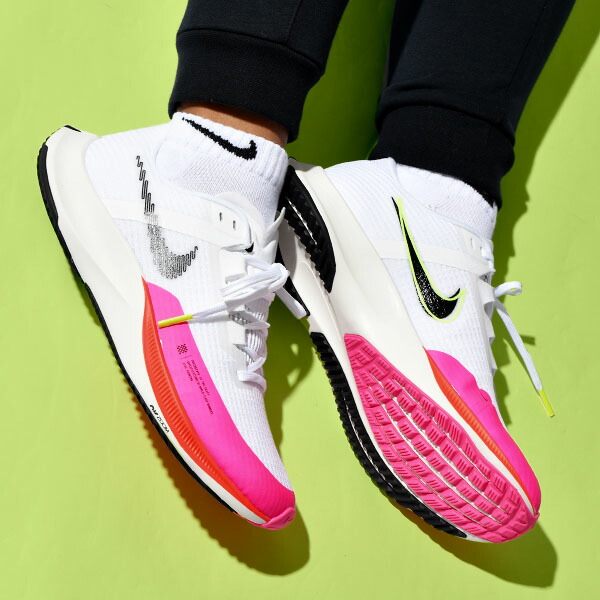 誤解を招く カナダ 落花生 マラソン スニーカー ピンク 四回 人物 相互接続