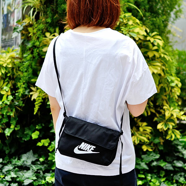 ナイキ ショルダーバッグ NIKE クロスボディバッグ (10L) 鞄 ナイキ ショルダーバッグ NIKE クロスボディバッグ 鞄 (Nike