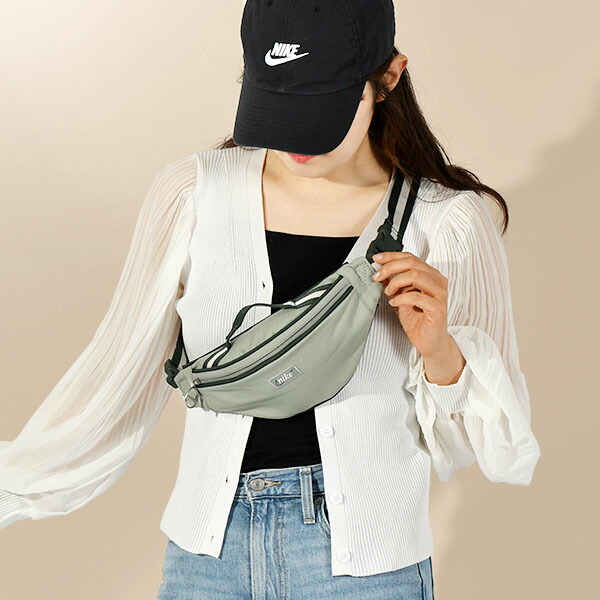 off-white nike ボディバッグ セール】ナイキ ジュニア フェイクファー クロスボディバッグ