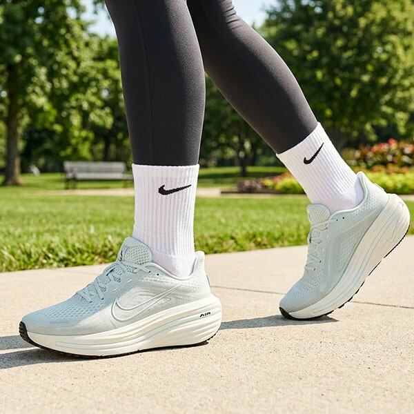 2026夏新作 送料無料 ナイキ ランニング シューズ レディース NIKE ウィメンズ エア ウィンフロ 12 スニーカー 靴 オフホワイト HV9273 104 20%off