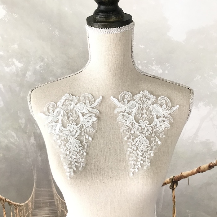 パキスタン民族衣装　エレガント刺繍　Luxuryローン　アイボリーセピア3ピース パキスタン民族衣装 エレガント刺繍 Luxuryローン アイボリー