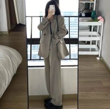 トップス パンツ アウター スーツ 長袖 襟付き ストレート お得 大人可愛い シンプル 上品 おしゃれ かっこいい ラブリー キュート 主役級 存在感 とろみ感 無地 オールシーズン 成人式 入学式 入園式 卒業式 卒園式 謝恩会 二次会 10代 20代 30代 レディース OL 通勤 学生｜エマノンストア店