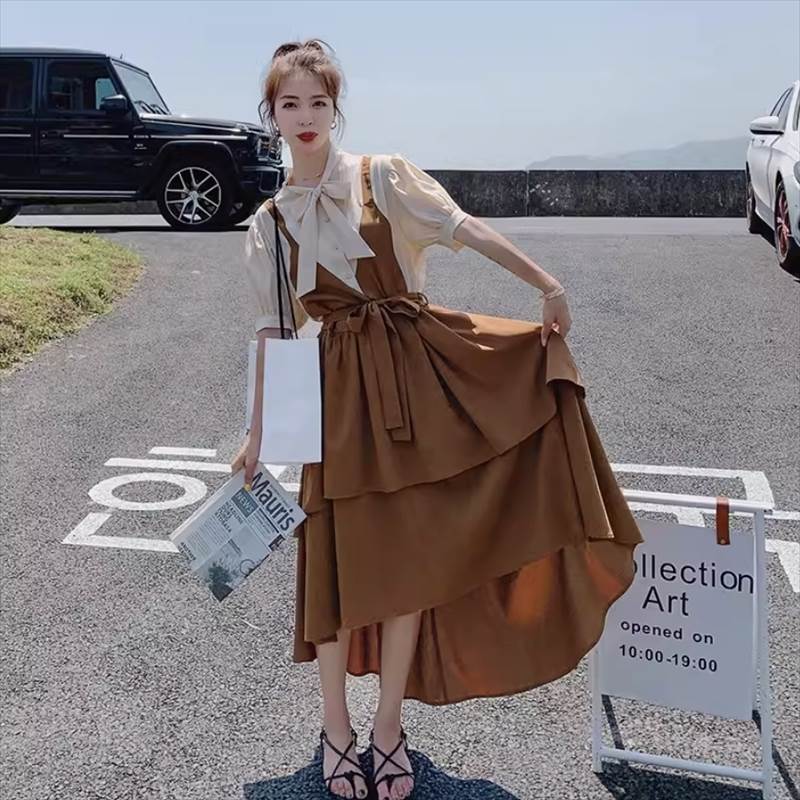 ワンピース レイヤード風 フレアワンピース ロング丈 半袖 ラウンドネック リボンタイ パフスリーブ ウエストマーク かわいい 大人可愛い きれいめ シンプル カジュアル 大人 上品 おしゃれ お洒落 大人女子 こなれ感 個性的 主役級 存在感｜エマノンストア店