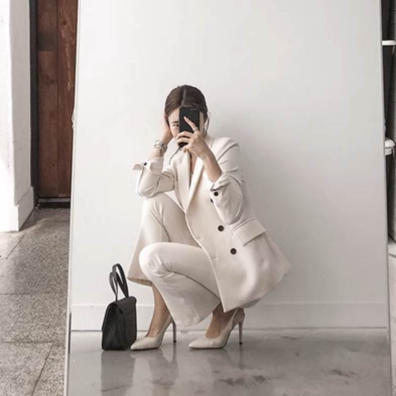 セットアップ かわいい 大人可愛い きれいめ シンプル カジュアル 大人 上品 おしゃれ お洒落 大人女子 こなれ感 個性的 主役級 存在感 美容師 メイクアップアーティスト ネイリスト アパレルスタッフ 美容部員 エステティシャン コーディネーター 通訳 事務職 総合職｜エマノンストア店