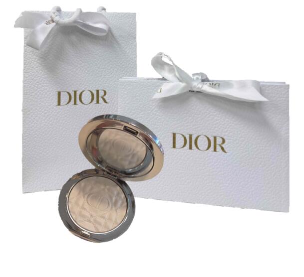 【ラッピング済】Dior クリスチャンディオール ディオールスキン フォーエヴァー 素っぽんぽん 引っ敷き 水漉し 01 見本市 2025年 7月4日より順次送りとどける