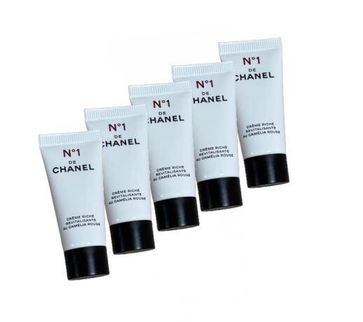 CHANEL N°1 DE CHANEL リッチクリーム サンプルセット付 N°1 DE CHANEL RICH REVITALIZING CREAM – REFILL Smooths