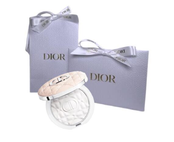 DIOR ディオールスキンフォーエヴァー ヌードマットフィルター 01 フェアー ディオールスキン フォーエヴァー ヌード マット フィルター