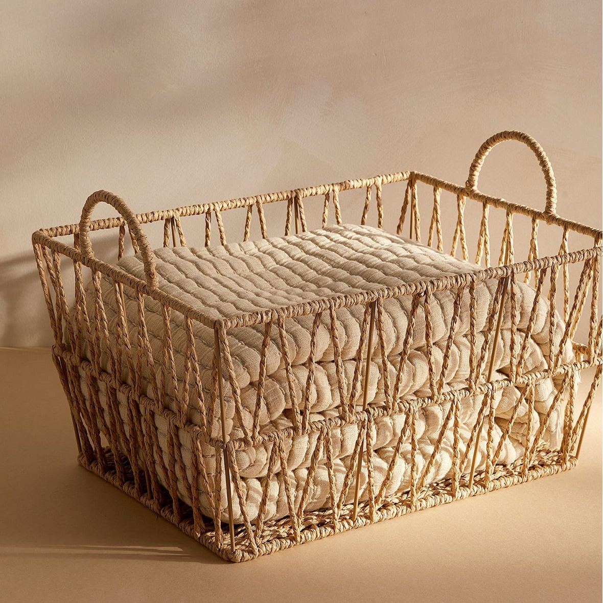 楽天市場】脚付きタオルバスケット ゴールド LUXE カゴ 収納 : 足湯