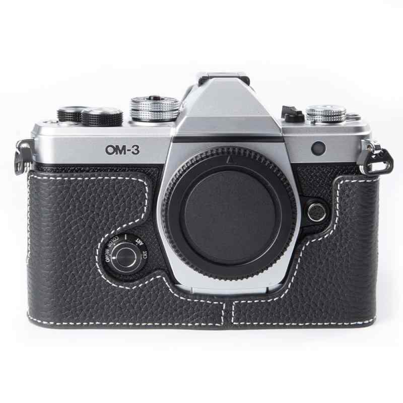 Olympus OM SYSTEM OM-3専用 手作り本革 レトロスタイルの半包みカメラレザーケース コンパクト設計、三脚取り付け可能、キズ・摩耗防止