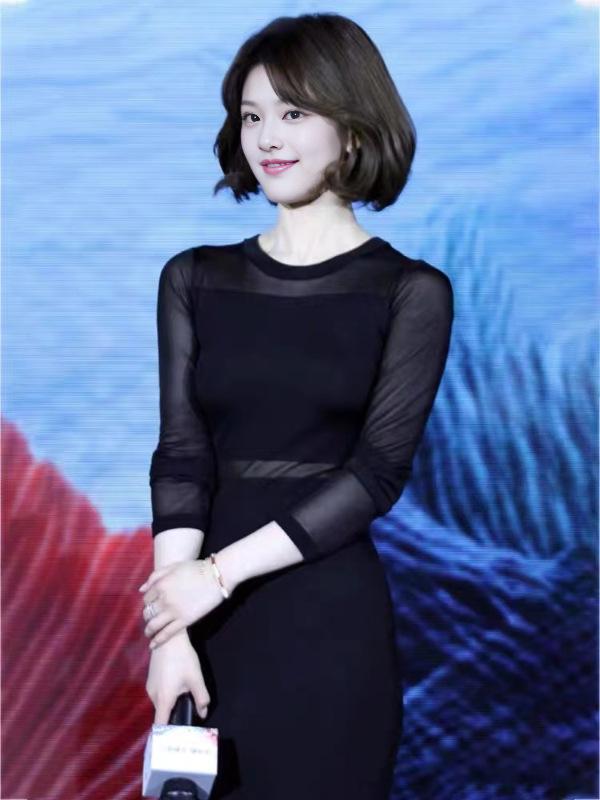 ワンピース レディース ブラック 半透明 ニット ロングドレス セクシー スリム 包み込み ヒップ 夏 メッシュ レース 素材 通勤 気質 都市 スタイル Aライン ミッドウェスト 丸首 ノースリーブ シングル ピース｜emuland 7,185円