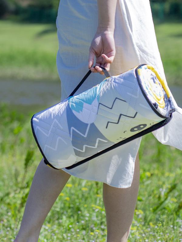 アウトドア マット キャンプ ピクニック 防水 防潮 加厚 軽量 折りたたみ 春亞紡 ポリエステル 接触冷感 ピンク系 グレー系 複数人用 通勤 普段使い 部屋着 軽量 伸縮性 吸湿速乾 高級感 ビッグシルエット Vネック ハイウエスト｜emuland