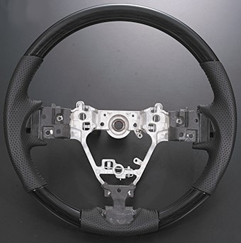 【M's】ダイハツ ウェイク LA700/710s 後期 (2017.12-) LANBO ガングリップ コンビステアリング(黒木目調) DAIHATSU WAKE ウエイク 社外品 ランボ ハンドルパンチングレザー ブラックレザー バーズアイ｜エムズパーツshop　店