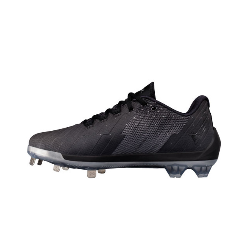 spikes baseball under armour