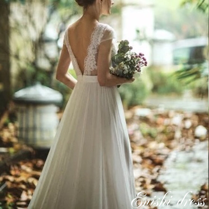 ウェディングドレス 背面V字 レーストップ シフォンスカート 結婚式 披露宴 二次会 前撮り パーティー おしゃれ インスタ映え 上品 高級感 豪華 華やか エレガント ゴージャス｜縁 ドレス
