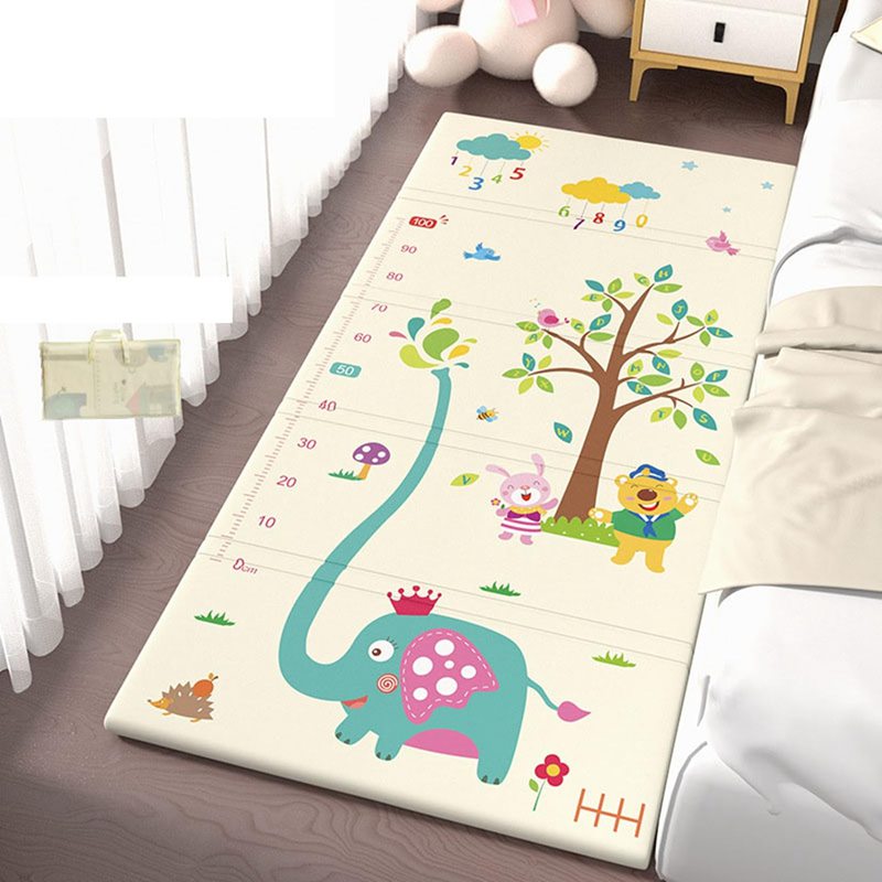 プレイマット 赤ちゃん 40*180*1cm ベビークッションマット 厚手 転倒防止 両面 フロアマット ヨガマット 無臭 折りたたみ 静音性 防水 清潔便利 リバーシブル 幼稚園 ソファとして お昼