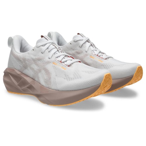 [アシックス] 駈けっくらシューズ NOVABLAST 5 1012B766 レディース 102(白いこと/フォーン) 23.5 珊 2E