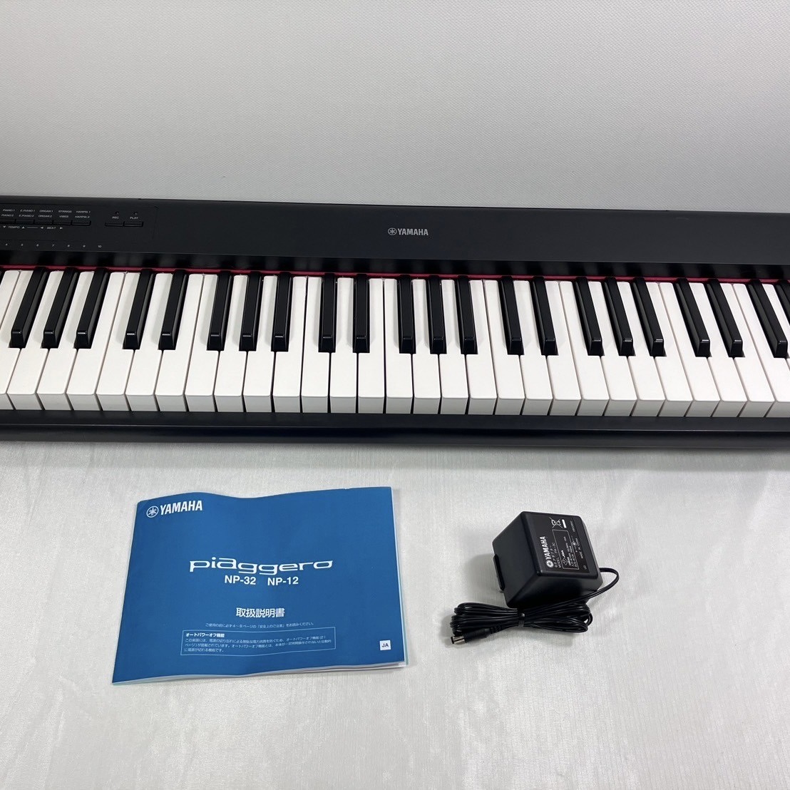 【未使用品】CASIO 光ナビゲーションキーボード LK-215 台、椅子付き Amazon.co.jp: カシオ 電子キーボード 61標準鍵 光