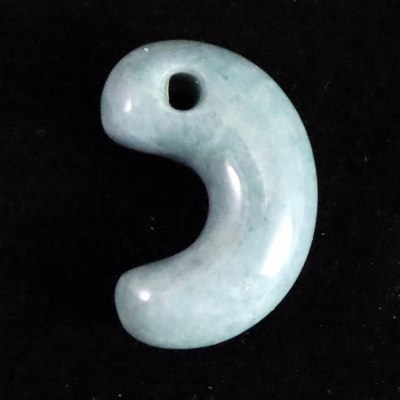 糸魚川小滝産 翡翠勾玉 鑑別書付】糸魚川翡翠の勾玉