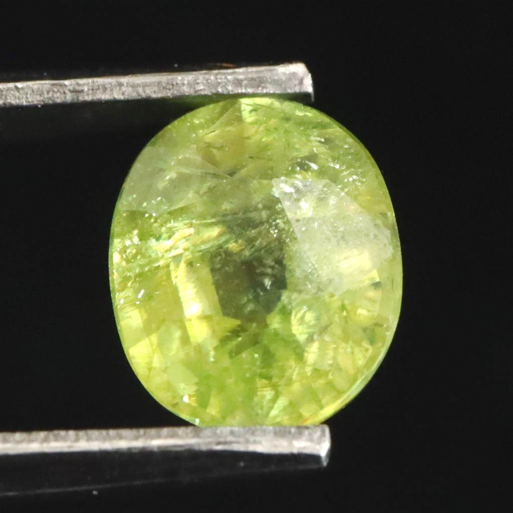 スフェーン グリーン 7.1mmオーバル ファセットカット ルース 1.32ct 6,308円