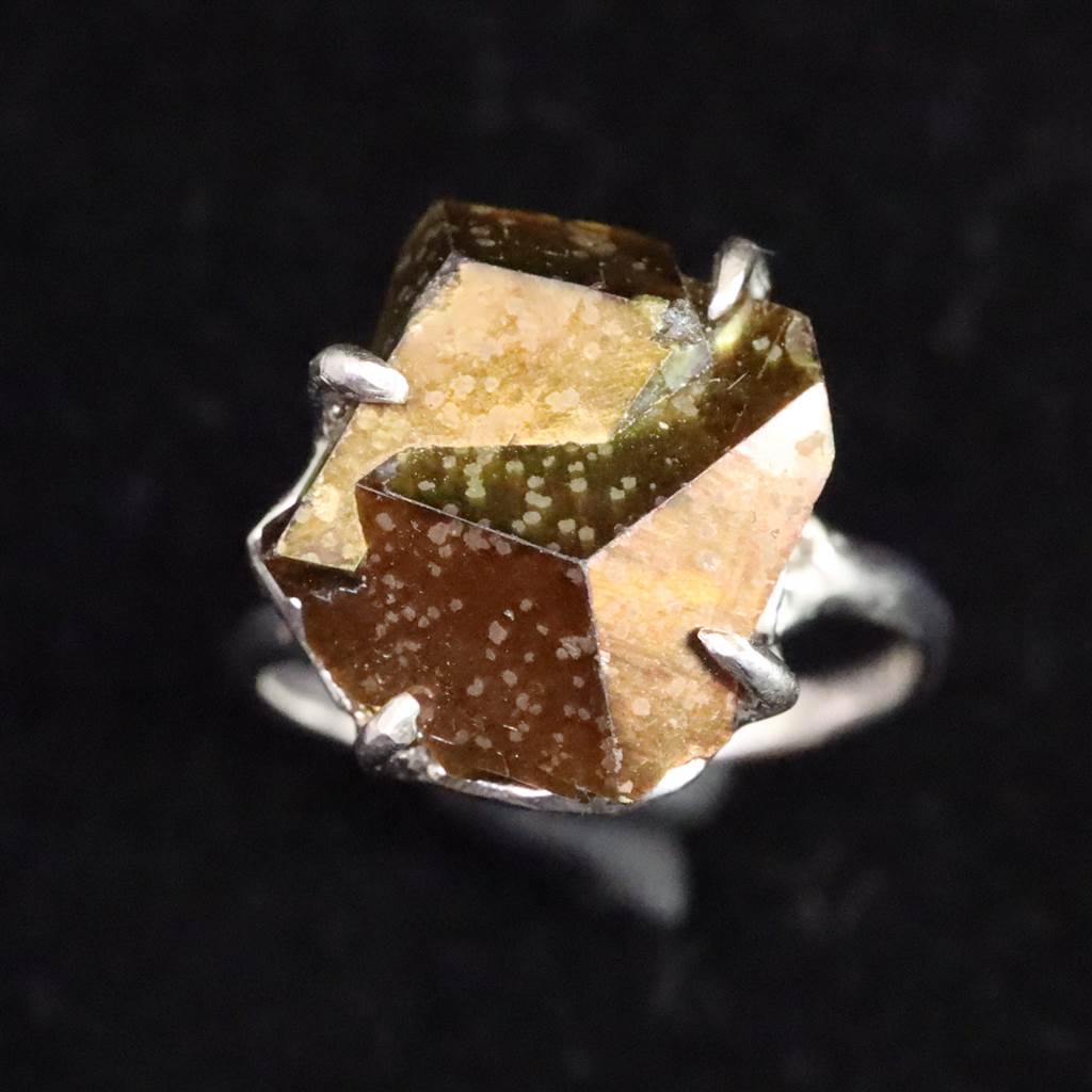 奈良県天川村産　レインボーガーネット 13mm 原石 リング 4.83g