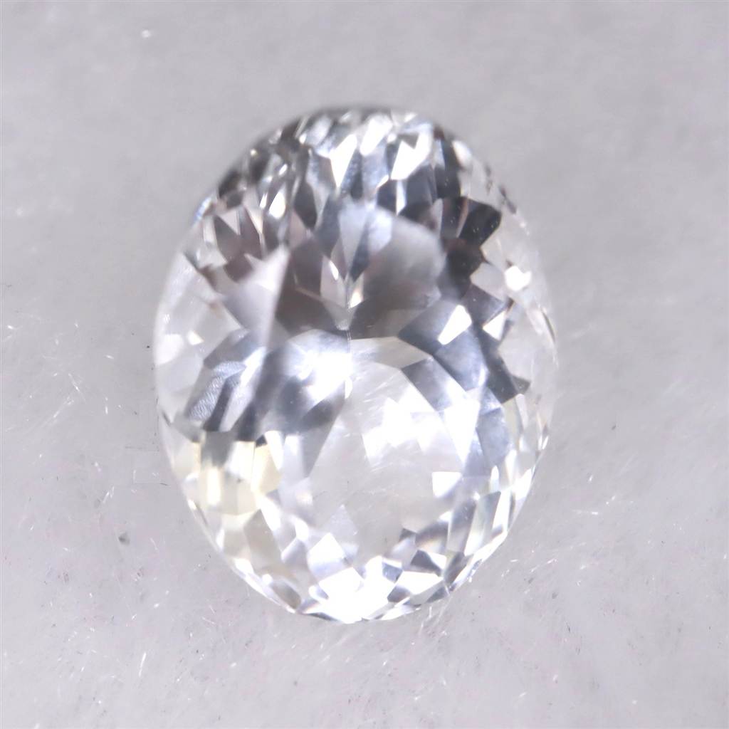 ロシア産 フェナカイト 7.9mmオーバルカット ルース 鑑別書付 1.40ct