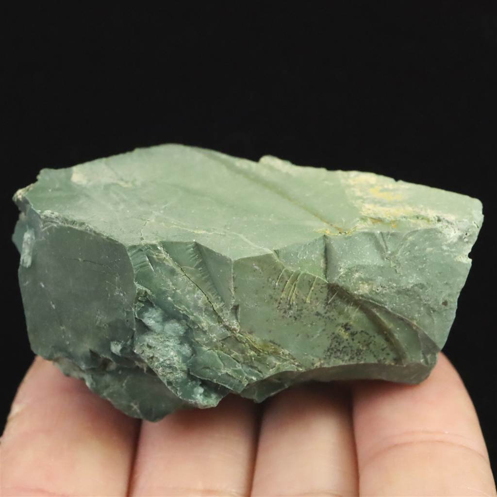 楽天市場】高品質 濃い緑【出雲石 (碧玉) 原石】深緑タイプ 97g 幅69mm