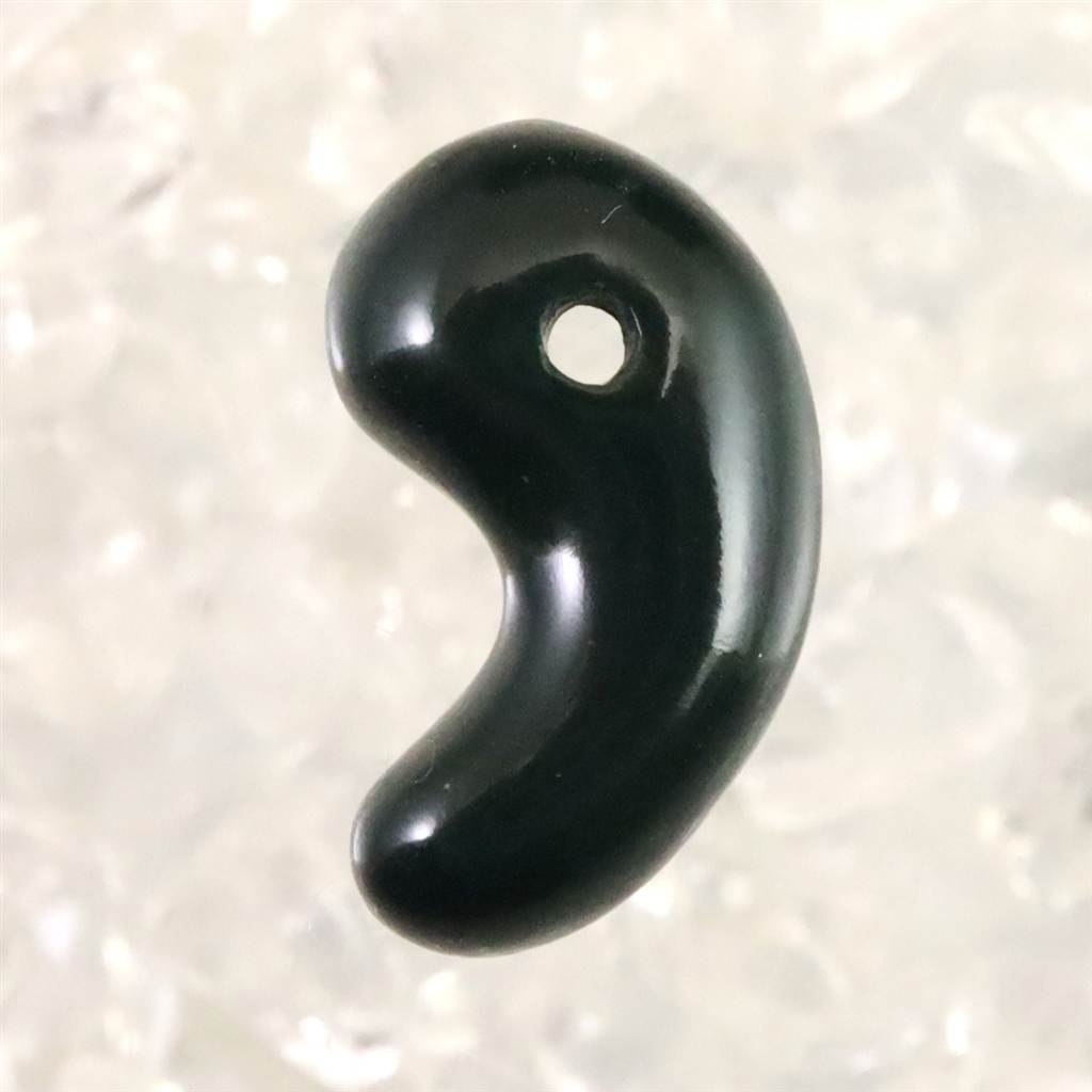 楽天市場】出雲碧玉 出雲石 32mm勾玉 ディレクトリーカード付 11.57g