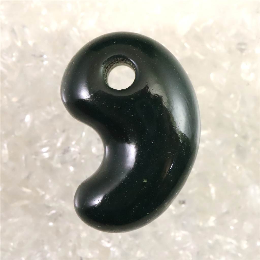 楽天市場】出雲碧玉 出雲石 32mm勾玉 ディレクトリーカード付 11.57g