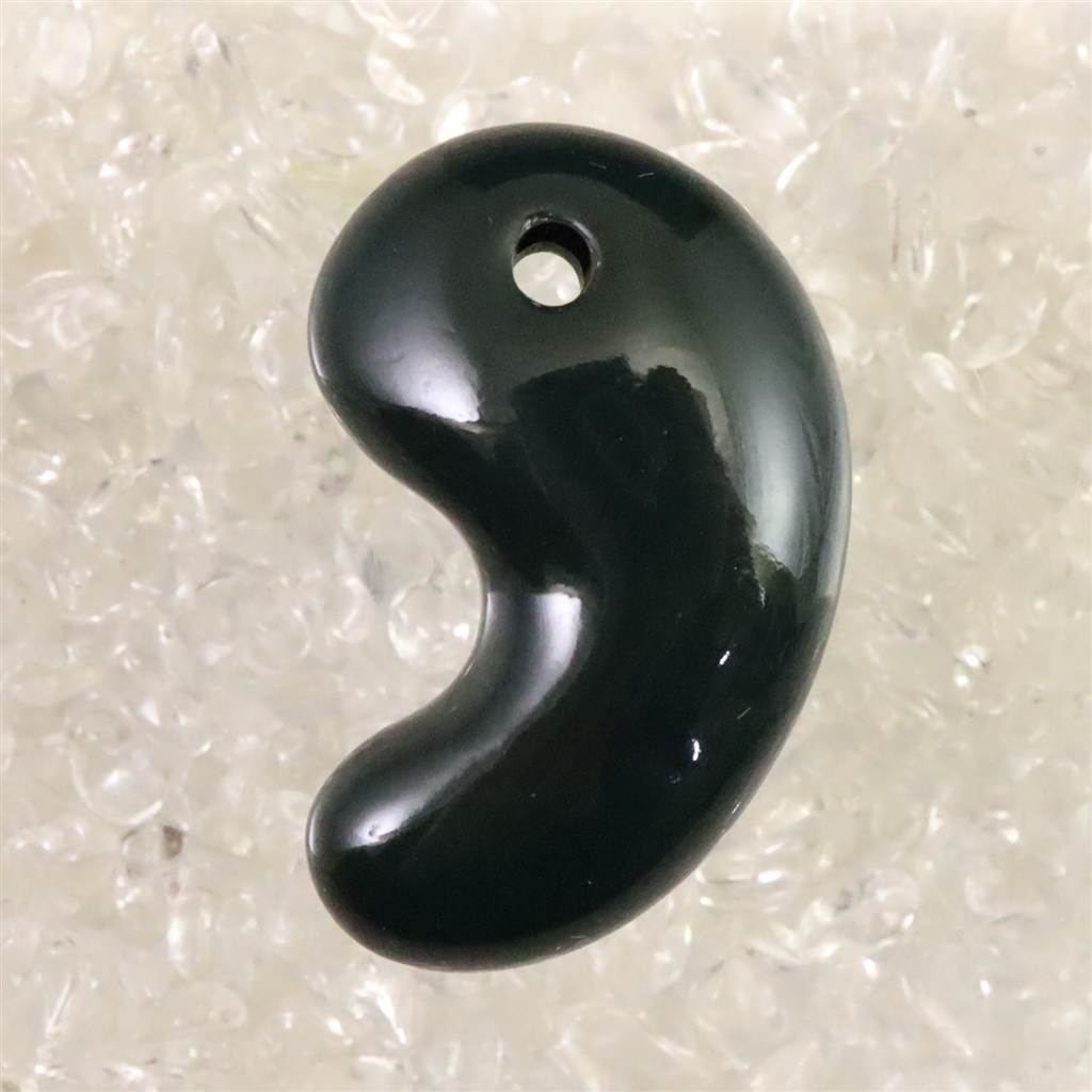 楽天市場】出雲碧玉 出雲石 32mm勾玉 ディレクトリーカード付 11.57g