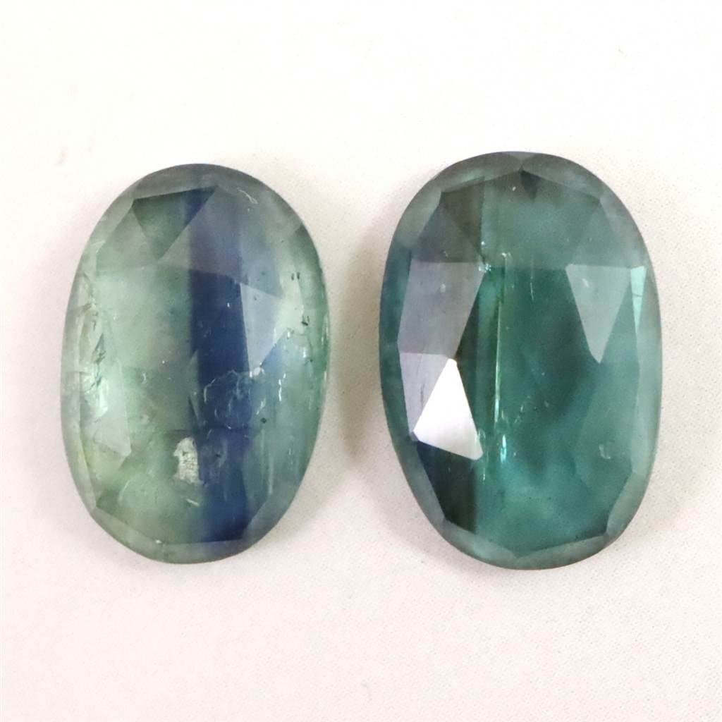 カイヤナイト エメラルドグリーン 12X8mmオーバルカット ルース ペア 8.0ct