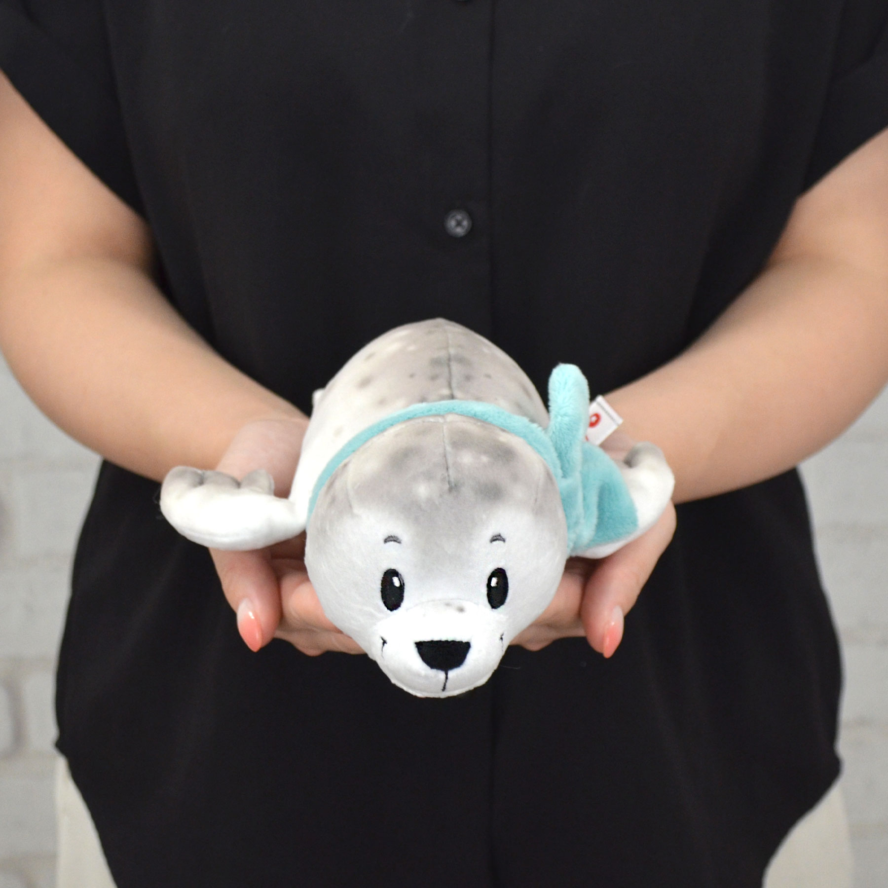 激レア⁉︎ タグ付き！ ニキ アザラシ ねそべり ふわふわ ぬいぐるみ インテリア 激レア⁉︎ タグ付き！ ニキ アザラシ ねそべり ふわふわ