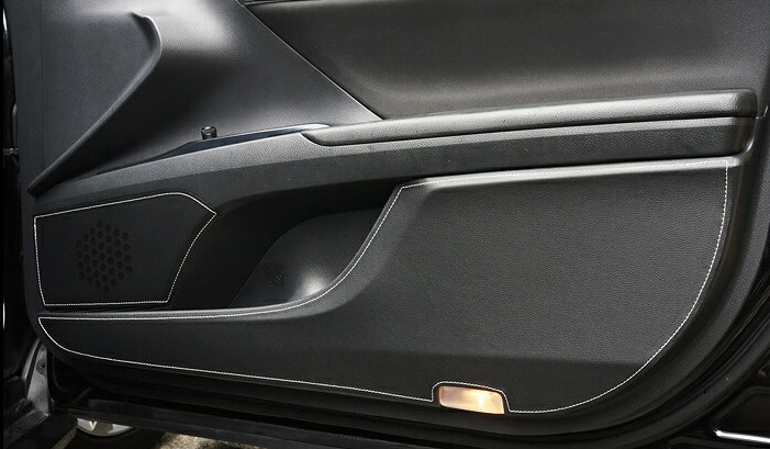 TOM'S トムス トヨタ現行 カムリドアキックプロテクタードア傷つき防止 インテリアH29/7～ AXVH70 全グレード｜enzo_produce