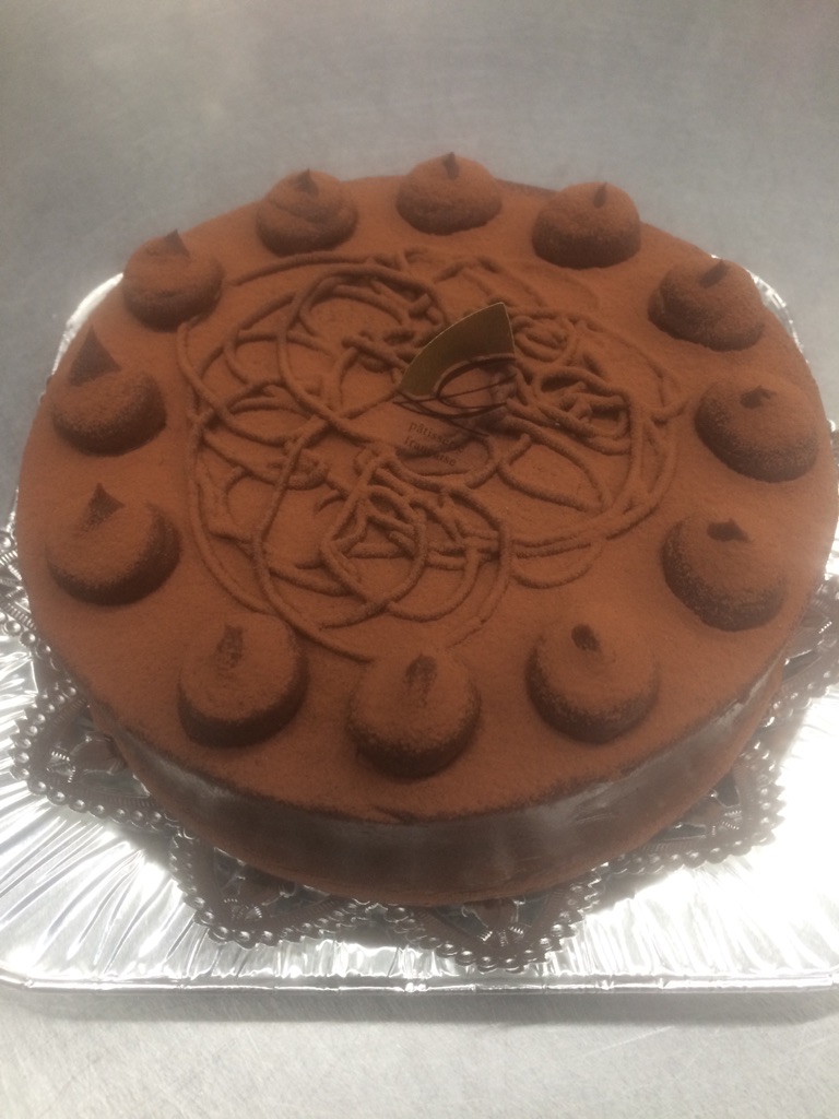 楽天市場 チョコレートホール5号 誕生日 バースデーケーキ 記念日 お祝い チョコレートケーキ エリヤ洋菓子店