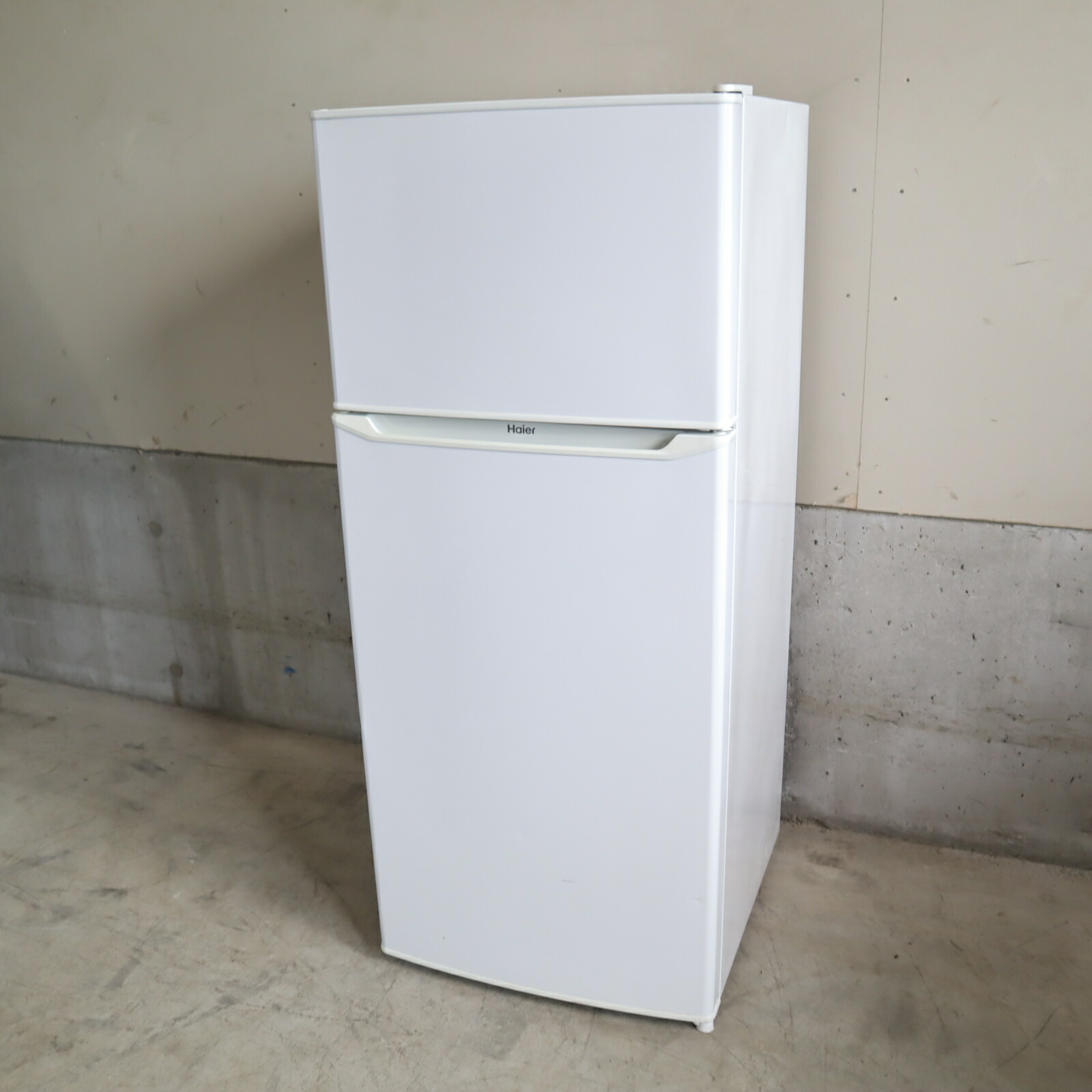 ぶり　美品 中古★SHARP　冷凍冷蔵庫【SJ-14E5-KW】 SHARP 中古/美品/LA-SJ14E5KW/冷蔵庫/2018年モデル/137L/SHARP