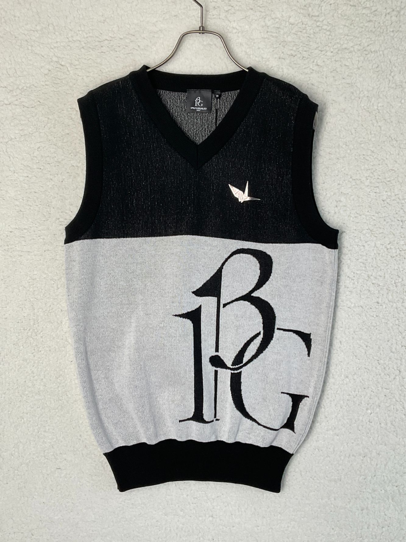 楽天市場】値下げ 1PIU1UGUALE3 GOLF 3 ホワイト V-VEST KNIT