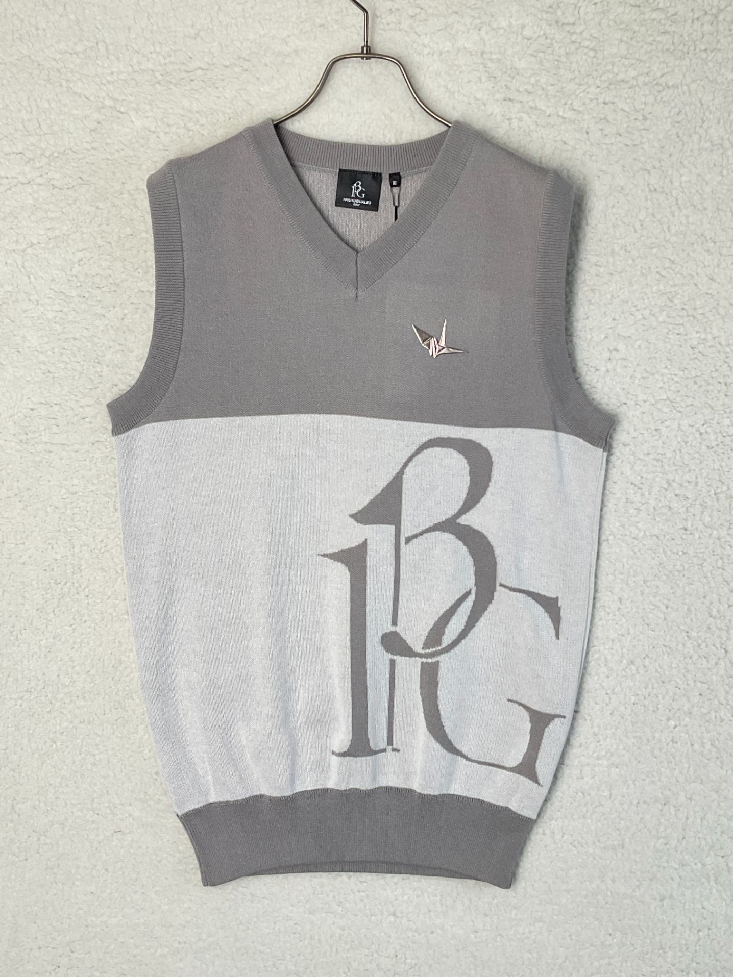 楽天市場】値下げ 1PIU1UGUALE3 GOLF 3 ホワイト V-VEST KNIT