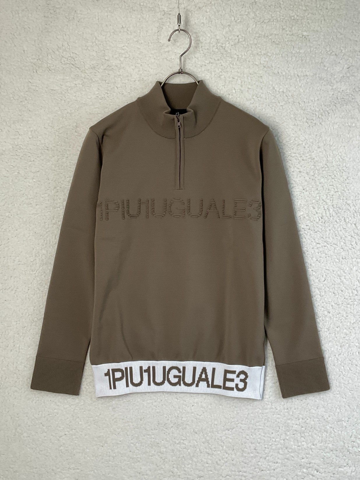 M【新品】1PIU1UGUALE3 GOLF Vネックフルロゴ ニット GR 楽天市場】未使用 1PIU1UGUALE3 GOLF 4 ベージュ V-NECK KNIT BIG FULL