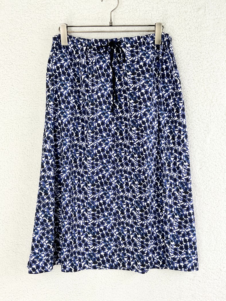 【h.naoto furill】アリス刺繍柄 燕尾スカート 楽天市場】h.NAOTO FRILL / 青薔薇スカート エイチナオト フリル