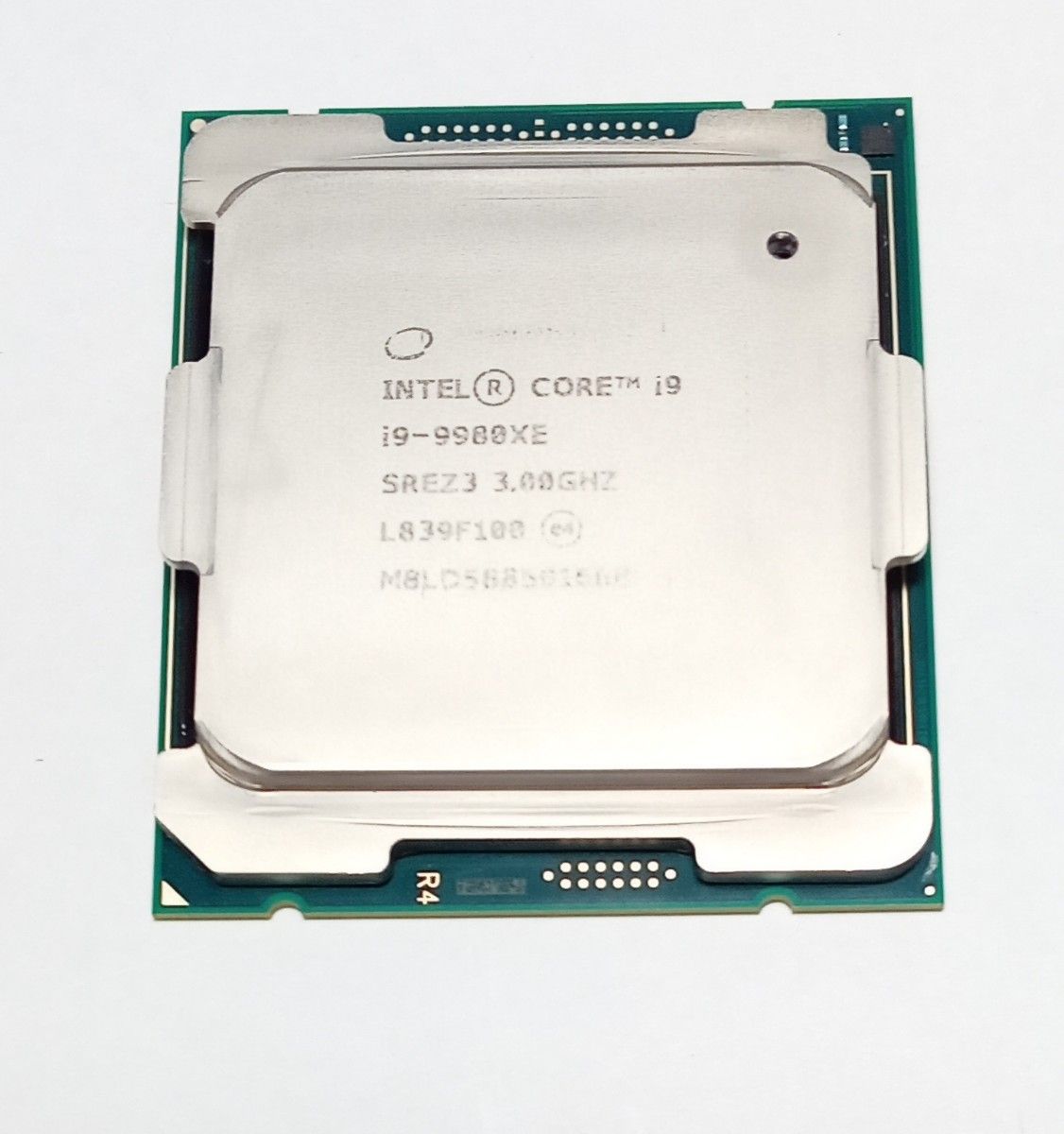 貨物輸送無料★Intel Core i9-9980XE 18中核グループ 3GHz 24.75MB 8GT/s 中央処理装置 SREZ3インテル 増設中央処理装置【中古】