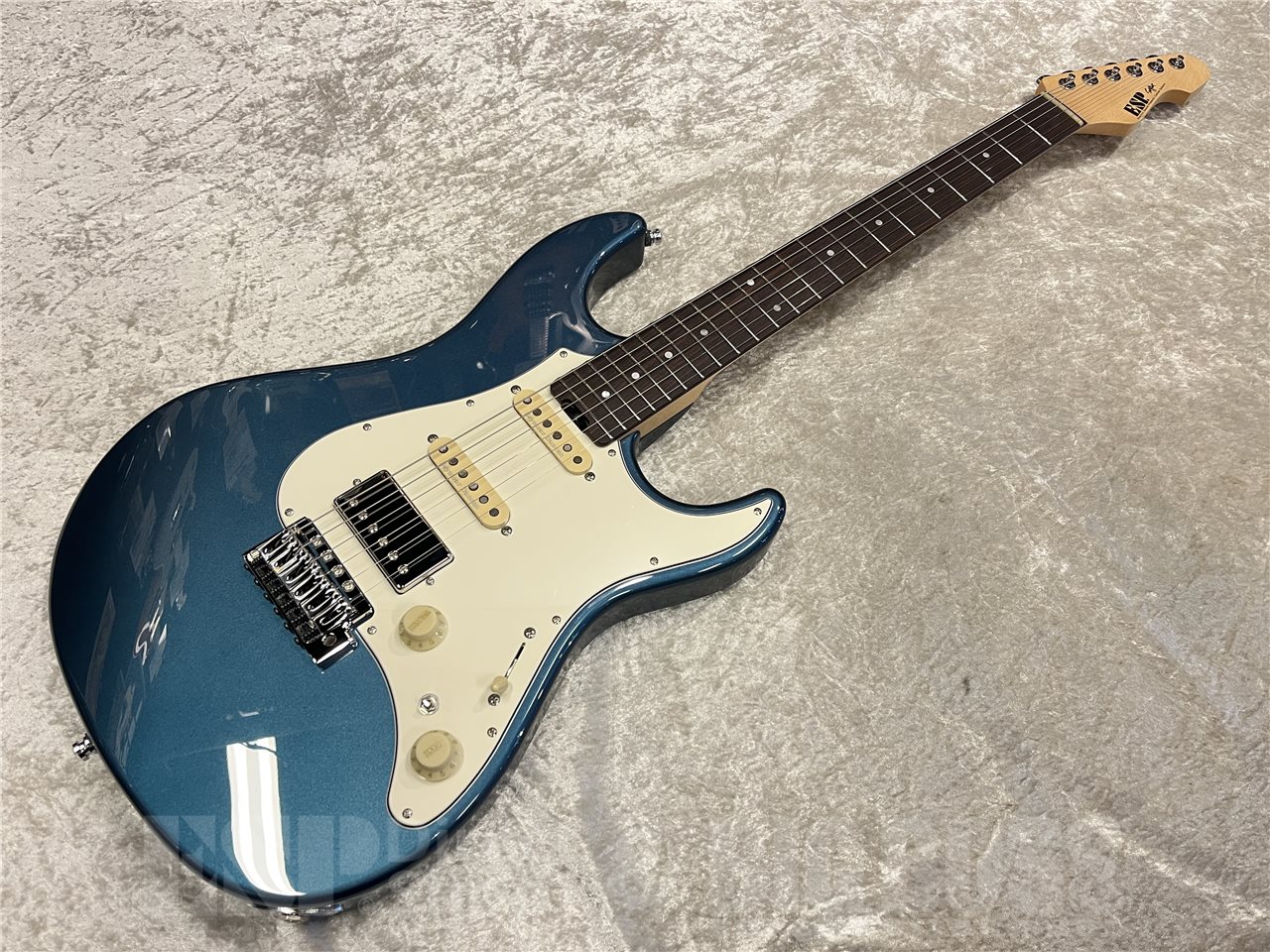 楽天市場】【ESP直営店】【即納可能】ESP SNAPPER-AL / Supreme Blue