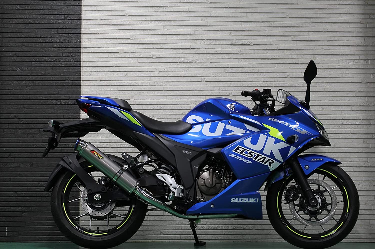 Realspeed ジクサー250 ジクサーSF250 バイクマフラー 2BK-ED22B 8BK-ED22Y メテオ チタンソリッドマフラー フルエキ フルエキゾースト カスタム パーツ ドレスアップ 交換 社外品 リアルスピード スズキ GIXXER