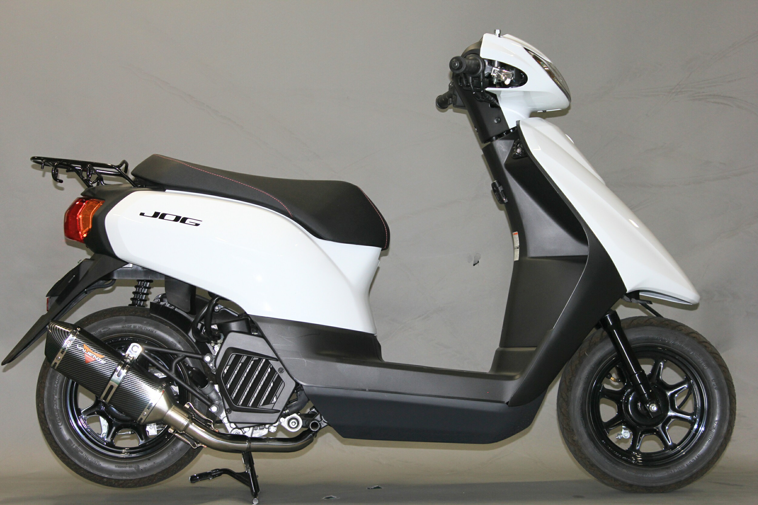 Valiente JOG ジョグ マフラー 2BH-AY01 カルマ カーボンタイプ バイクマフラー フルエキ フルエキゾースト カスタム パーツ ドレスアップ 交換 社外品 バリエンテ ヤマハ