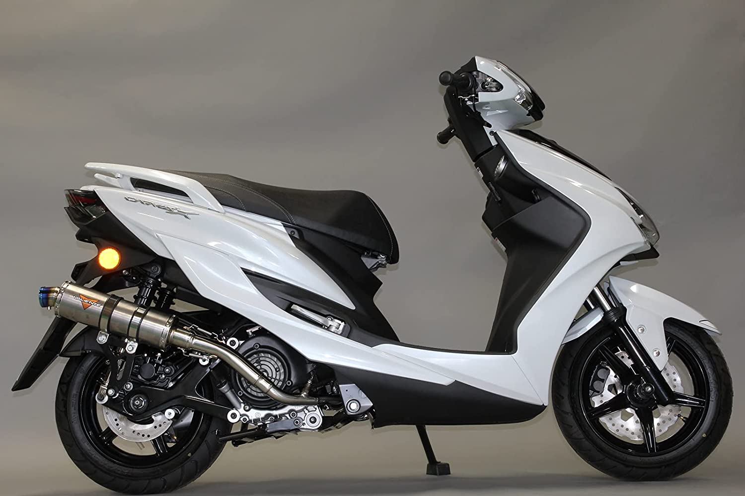 Valiente シグナスX SR マフラー 4型 5型 EBJ-SEA5J 2BJ-SED8J スパルタ チタンソリッドマフラー フルエキ フルエキゾースト カスタム パーツ ドレスアップ 交換 社外品 重低音 バリエンテ ヤマハ CYGNUS-X